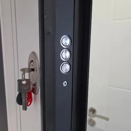 Daire Neu 2025 Emila Romana Boutique- Modernes Luxury Living *