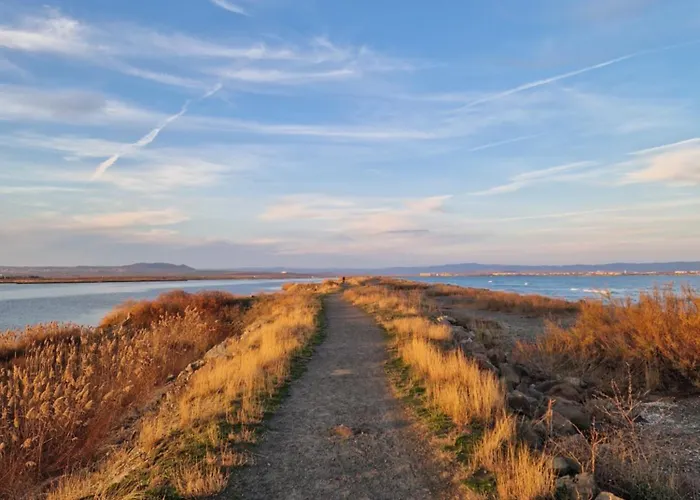 Neu 2025 Emila Romana Boutique- Modernes Luxury Living * ساني بيتش