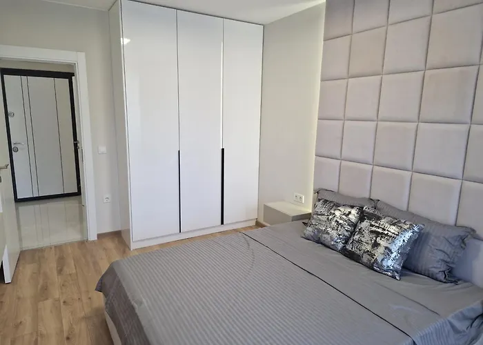 Neu 2025 Emila Romana Boutique- Modernes Luxury Living *