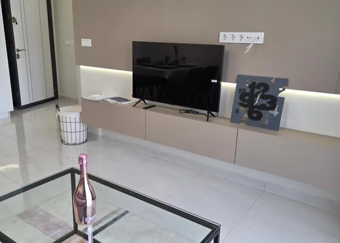 Neu 2025 Emila Romana Boutique- Modernes Luxury Living شقة