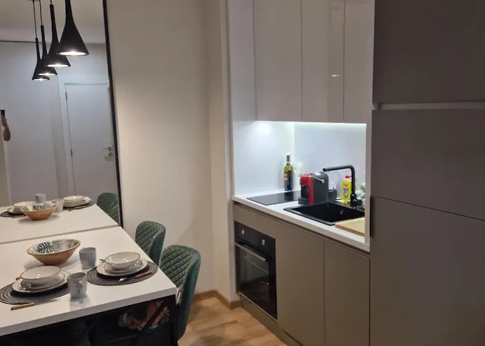 Neu 2025 Emila Romana Boutique- Modernes Luxury Living