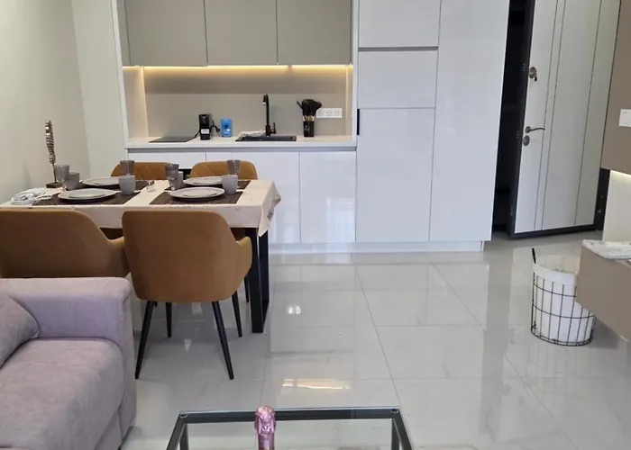 Daire Neu 2025 Emila Romana Boutique- Modernes Luxury Living *