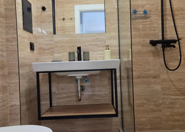 Daire Neu 2025 Emila Romana Boutique- Modernes Luxury Living