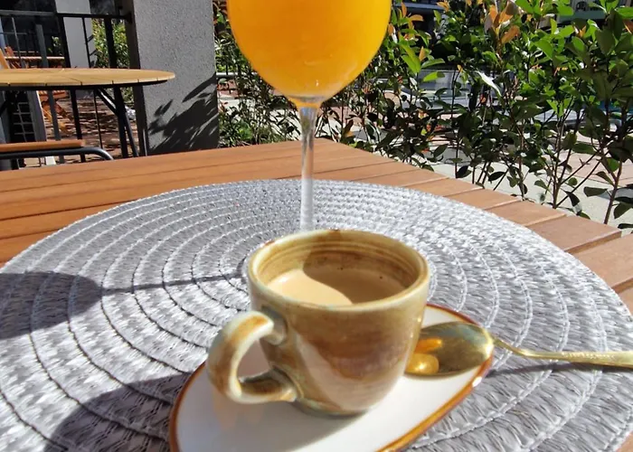 Neu 2025 Emila Romana Boutique- Modernes Luxury Living Daire